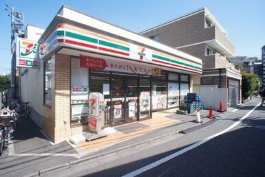 「セブンイレブン」まで50メートル♪