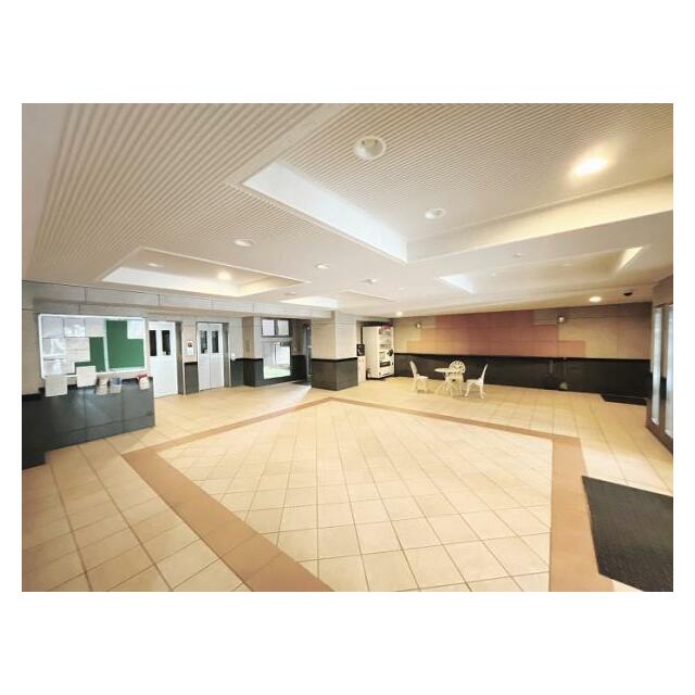 「エントランス」広々としたエントランスです。