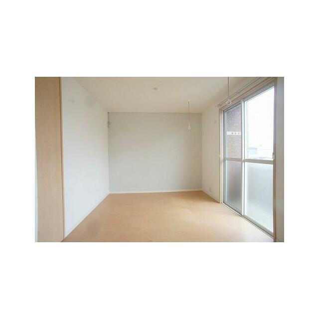 退去予定のお部屋のため２０１号室の写真となります。