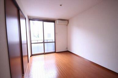 南向き「２ＤＫ」タイプ。バルコニーも長く、お洗濯物もたくさん干せます。