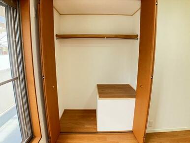 洋室約５帖　収納