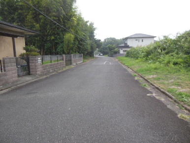 東側道路