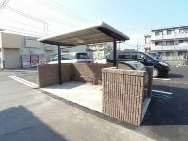 屋根付きの駐輪場もあります！！ご入居者様専用のごみ集積所です☆