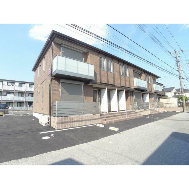 敷地内舗装駐車場、別途契約月額４，４００円（税込）
