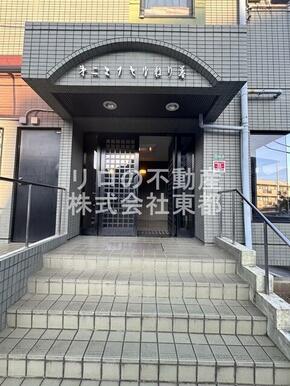 エントランスをくぐると我が家です☆