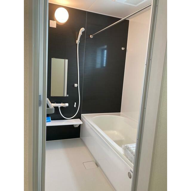 一日の終わりはバスタイムでリラックス。お湯でぽっかぽかに温まって快眠を（3号棟）