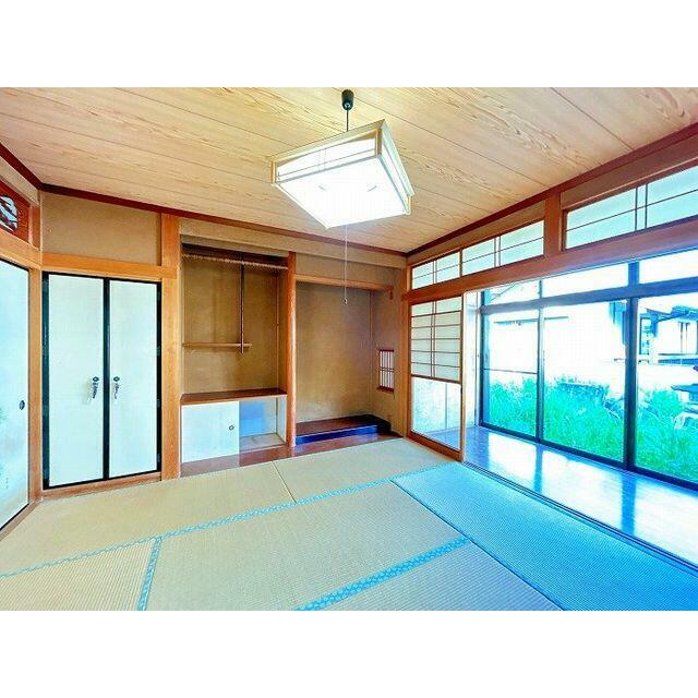 １階和室「押入・床の間があります。」