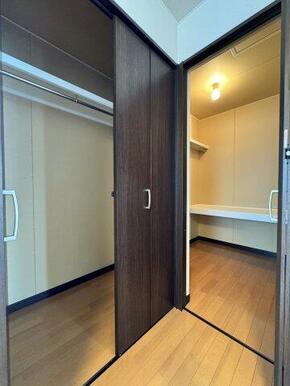 クローゼット＋大型ウォークインクローゼットつき。