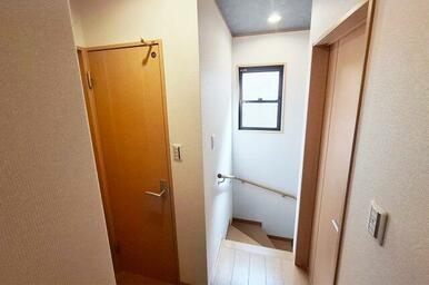 階段・2階廊下
