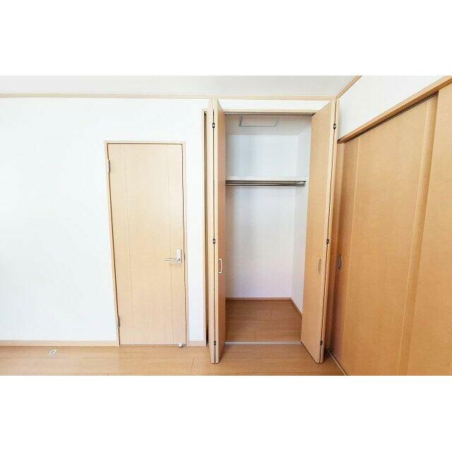 洋室2クローゼット