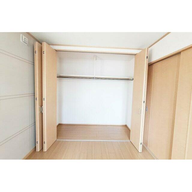 洋室1クローゼット