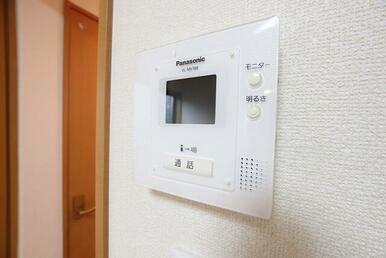 来訪者が確認できるTVモニタ付ドアホン！