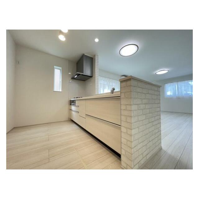 リビングの様子を見ながら家事ができるので小さなお子さまがいるご家庭も安心です＾＾