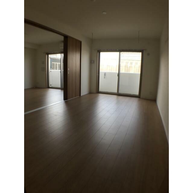 洋室（バルコニー側）