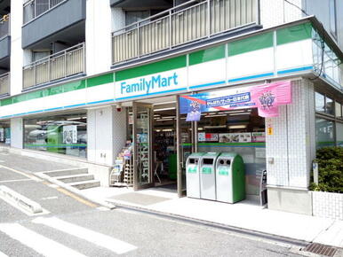 ファミリーマート牛込柳町駅前店