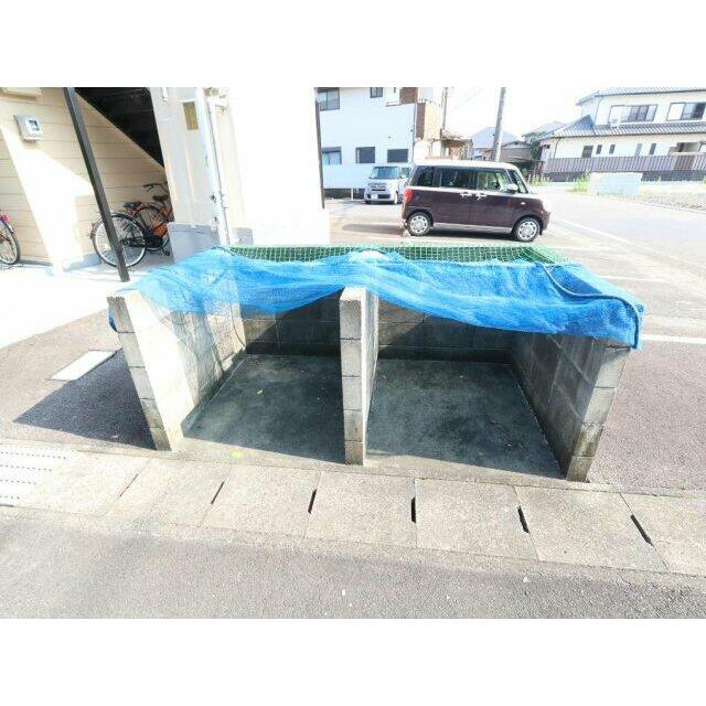敷地内ゴミ捨て場