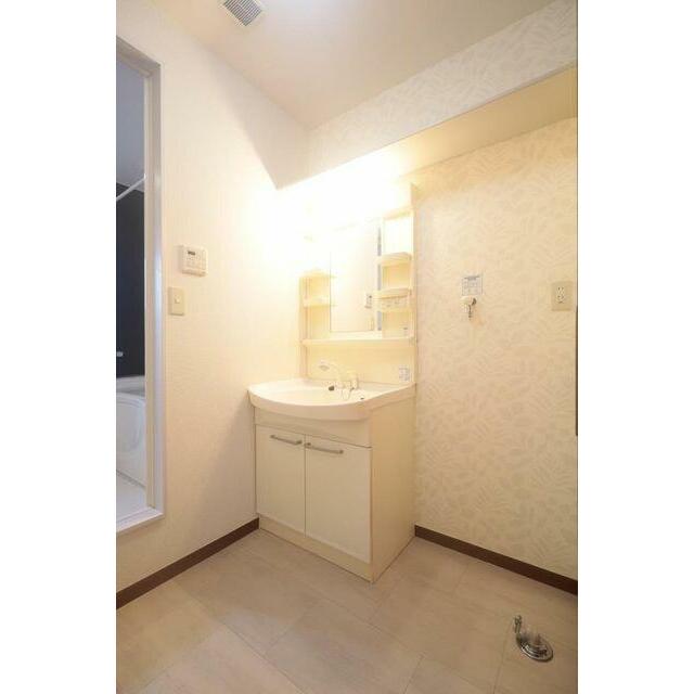 【洗面所】身支度に便利な洗髪洗面化粧台♪