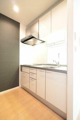 【キッチン】収納充実のシステムキッチン♪