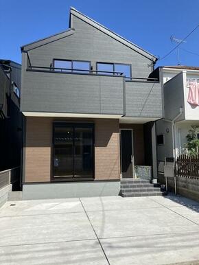 日を重ねるごとにこの佇まいに愛着が湧いてきそう（2号棟）