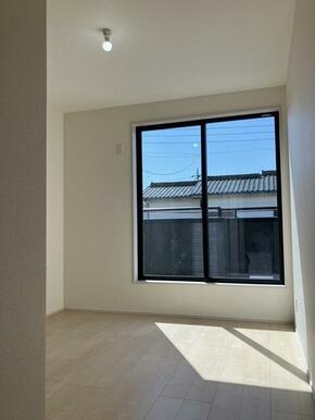 リビングと洋室の使い分けで生活にメリハリを（2号棟）