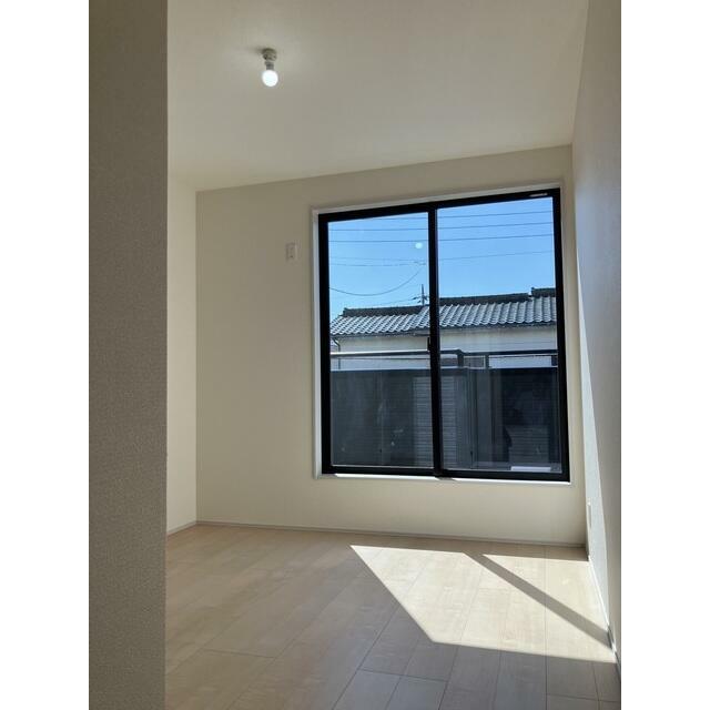 リビングと洋室の使い分けで生活にメリハリを（2号棟）