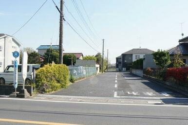 目の前がバス停ですので大宮駅へのアクセスも便利です♪