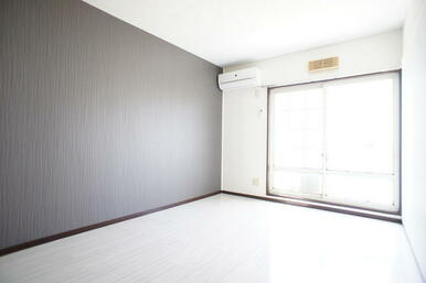 南向きで日当たり良好なお部屋！暖かな日差しが入ります♪