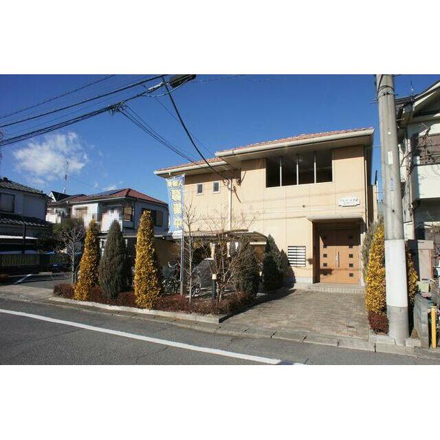 ■メインアプローチ全景■オートロック付きシャーメゾン■