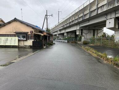 北西側道路