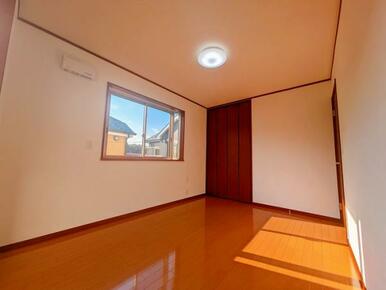 「2階西側約6帖洋室」（1）