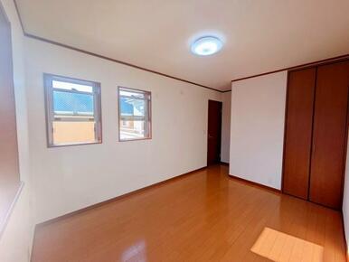 「2階東側約6.5帖洋室」（2）