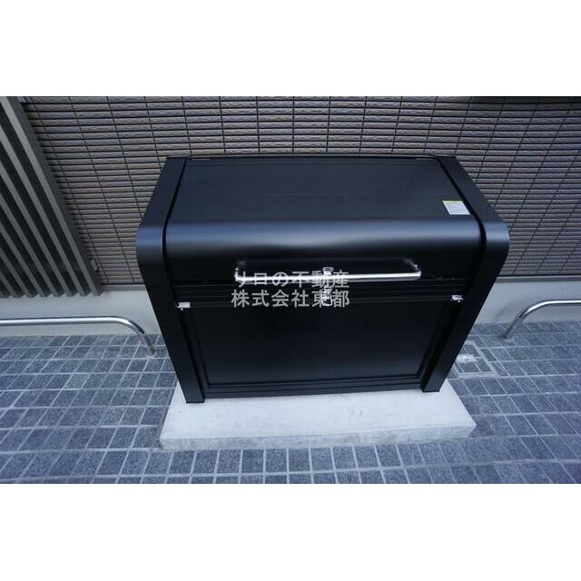 BOXタイプのごみ置き場で清潔ですね♪