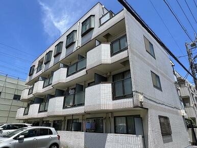 タイル張りマンション