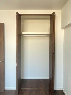 「北西洋室」収納がございます