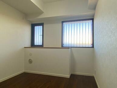 「北東洋室」約4.7帖ございます