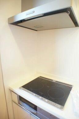 掃除が楽ちんなＩＨクッキングヒーター搭載☆グリル付きで料理の幅も広がります♪