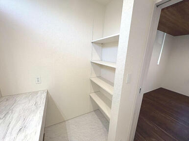 便利な洗面所可動棚（1号棟）