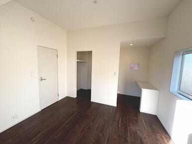 WIC＆ワークスペース付主寝室7.5帖（1号棟）