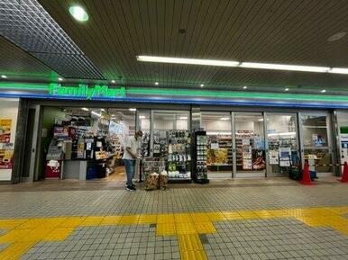 ファミリーマート 上板橋駅店