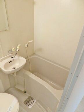 写真は306号室です。