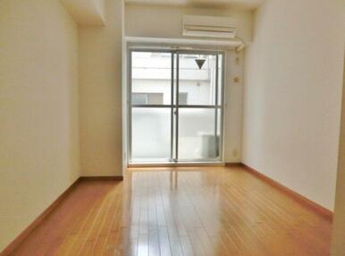 写真は306号室です。