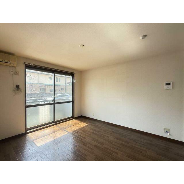 花粉対策や防犯上、人目を避けたい洗濯物の室内干しに便利な室内物干し♪使わないときは窓枠に収納できま…