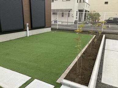 人工芝敷設済