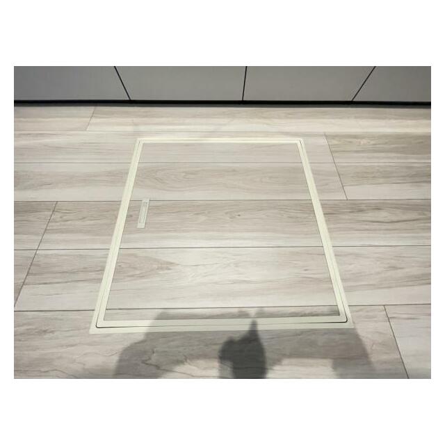 お漬物を漬けたり鍋などの季節物もしまっておける便利な床下収納！