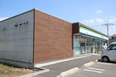 ファミリーマート ＴＫＳ春日部牛島店