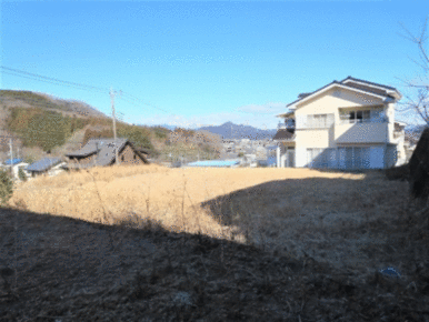 敷地（法面の上）※南側から撮影