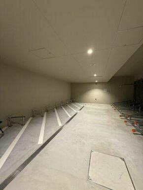 屋内自転車置場（1台確保済み、使用料別途）