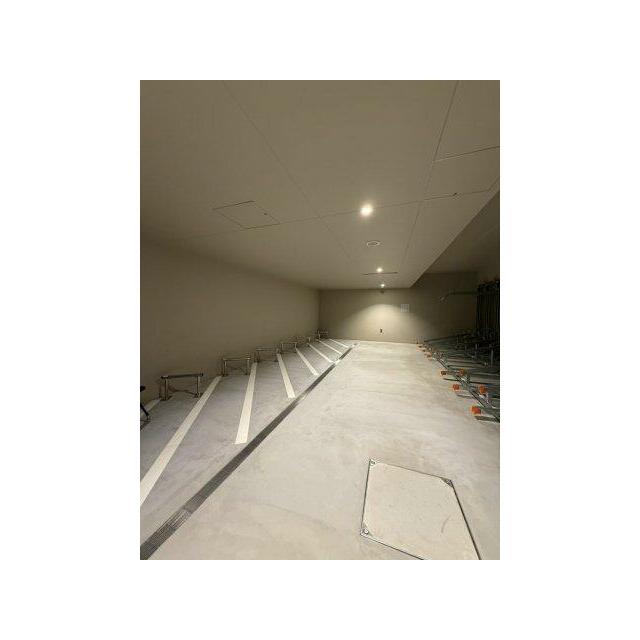 屋内自転車置場（1台確保済み、使用料別途）