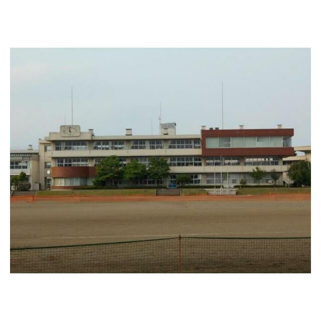 南犬飼中学校　1213ｍ/徒歩16分、車4分