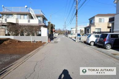 東側約6M幅員の公道。車の出し入れもスムーズに行えますね＾＾